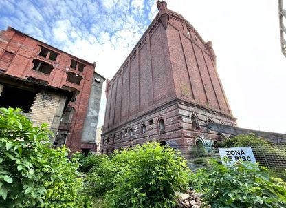 Blocuri noi lângă Moara lui Assan? Un anunț imobiliar promite o parte din terenul pe care este monumentul istoric, pentru 22 de milioane de euro