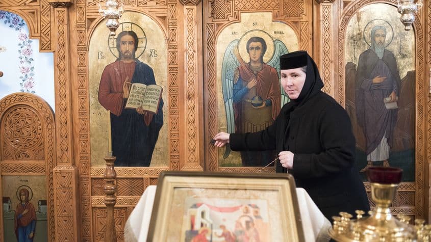 Maica Pamfilia, stareța mănăstirii.