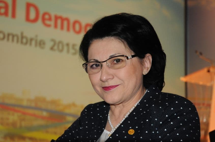 Ministrul Ecaterina Andronescu a confirmat în timp-record titlul de doctor al lui Oprea. Foto: Lucian Muntean