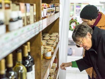 The Co-operative store in Alba Iulia. Photography: Raul Ștef