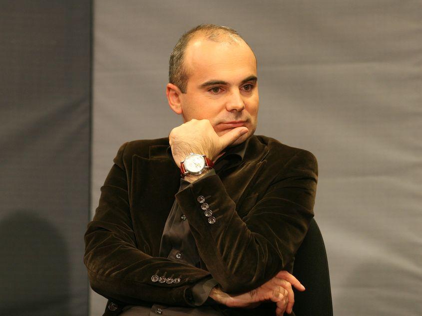 Rareş Bogdan realizează emisiunea "Jocuri de putere" la Realitatea TV. Foto: Ziua de Cluj