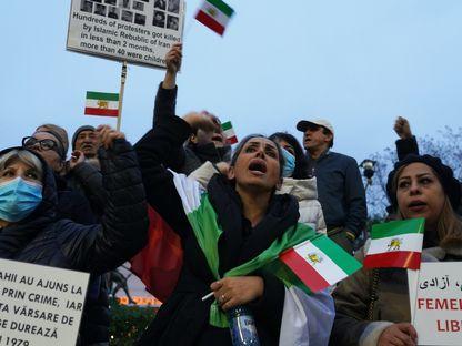 Fotoreportaj. Iranienii din București își continuă protestele