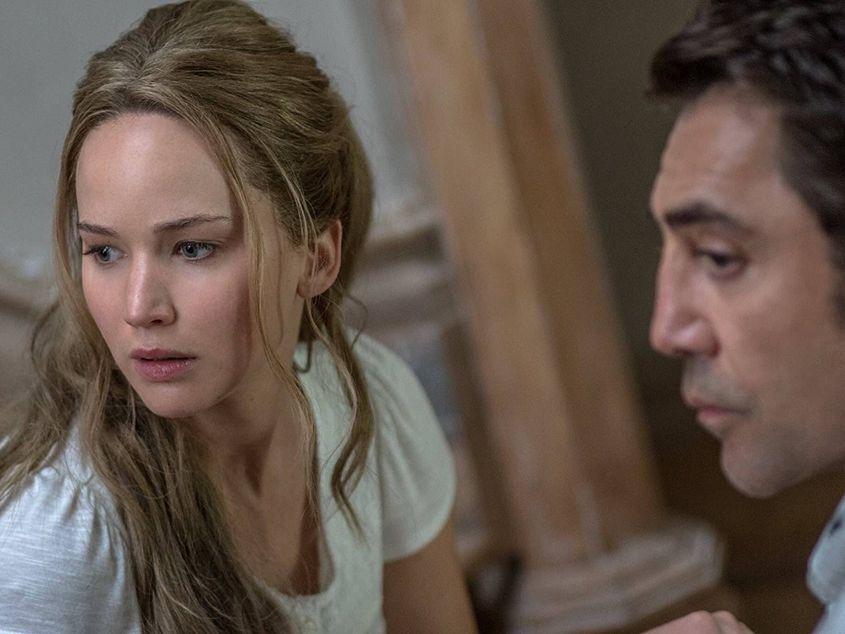 Jennifer Lawrence și Javier Bardem, în "Mother!".