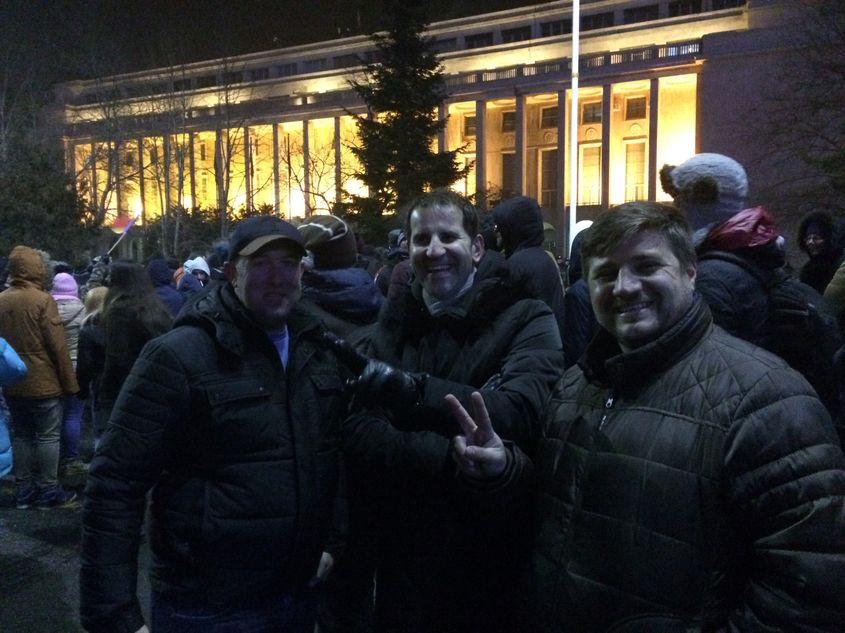 Protestatari din Piața Victoriei.