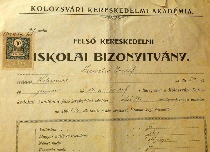 Certificat vechi din colecția Roxanei. Atestă faptul că Keresztes József a absolvit Academia de Comerț din Cluj