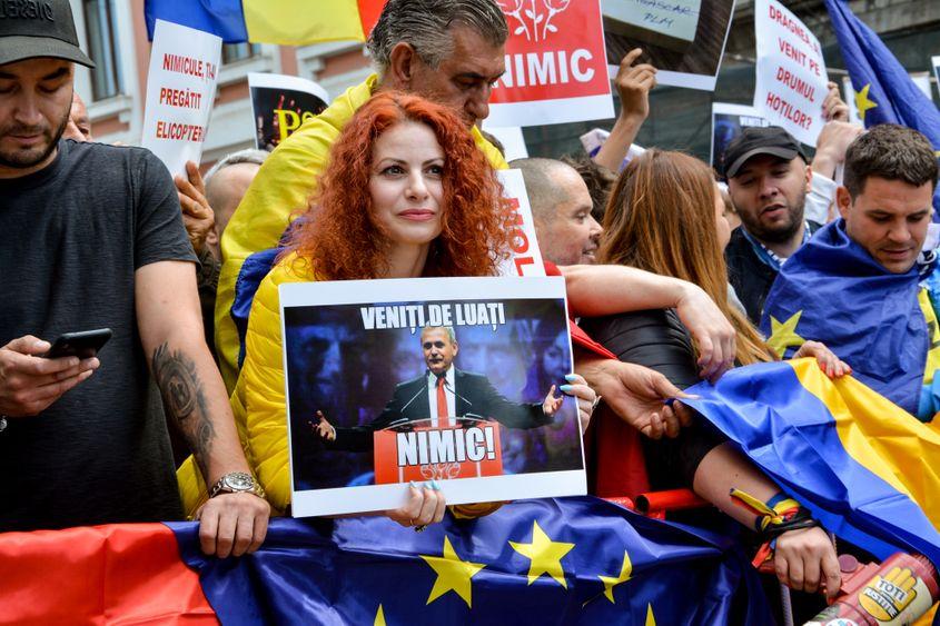 Doar o mică parte dintre români se implică în politică sau manifestații, cu efecte directe asupra calității democrației