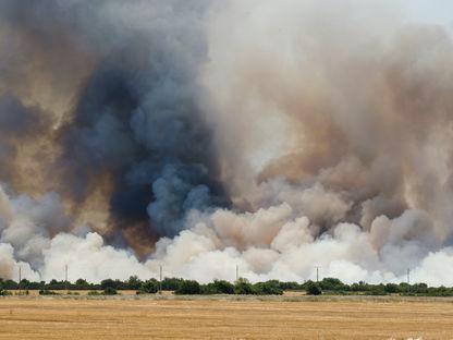 România arde (II), iar incendiile de vegetație fac victime: „L-a recunoscut după adidași”
