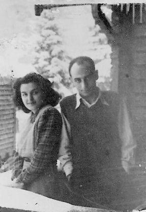 Cornelia (Nelli) și Dinu, în 1944. Fotografie din arhiva Monicăi Pillat.