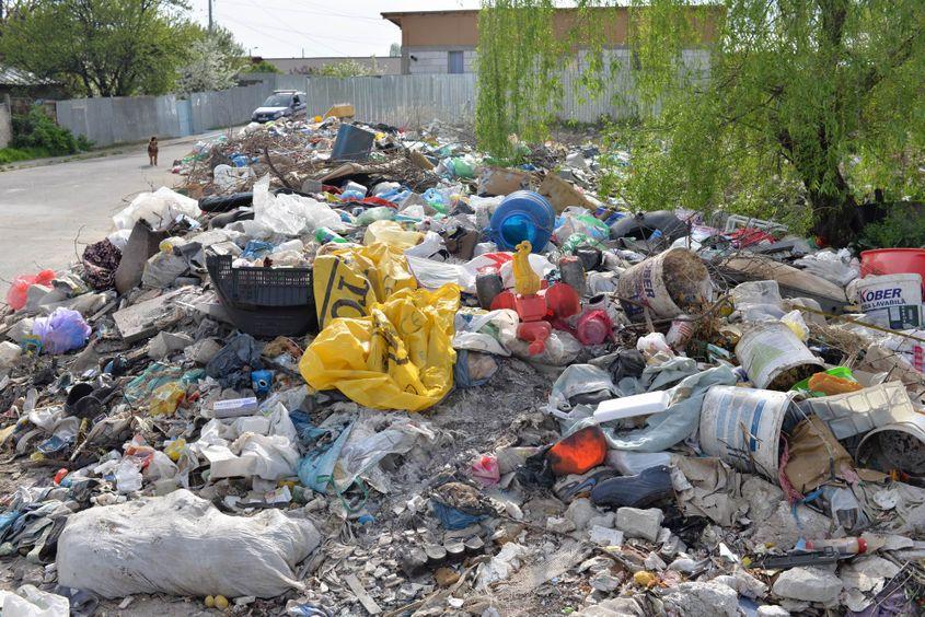 Potrivit legii, administraţiile publice locale sunt obligate să atingă anumite standarde de colectare selectivă și reciclare. Foto: Lucian Muntean