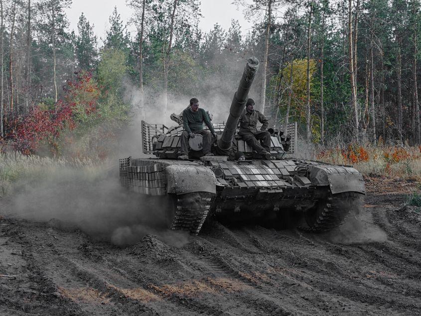 Tanc T-64 gata de luptă în regiunea Donbas. Imagine ilustrativă. foto: ID 196188981 © Vadym Farion | Dreamstime.com