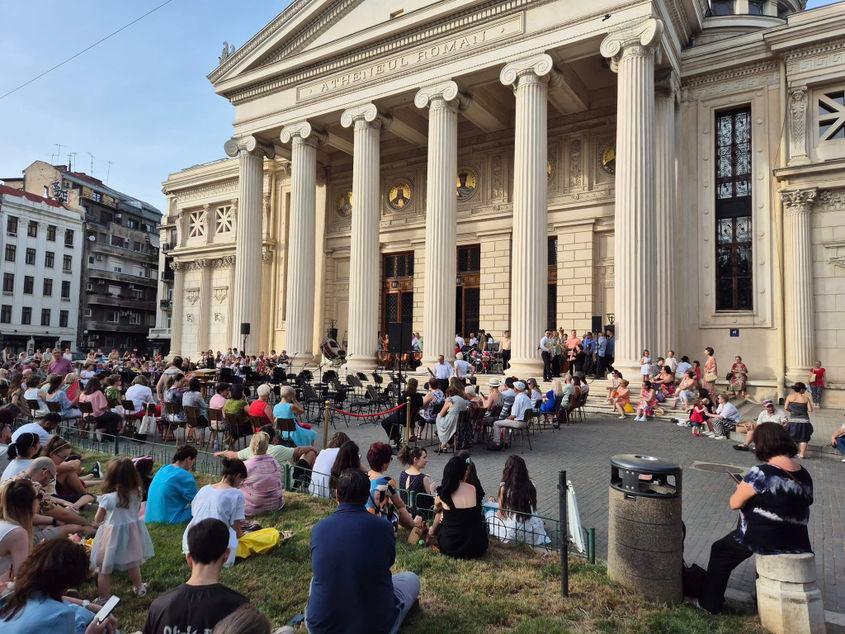 Athenaeum Summer Festival aduce în fața oamenilor lucrări celebre de muzică clasică, jazz, muzică din filme, muzică veche, concerte în aer liber cu acces gratuit. Foto: Facebook Filarmonica George Enescu