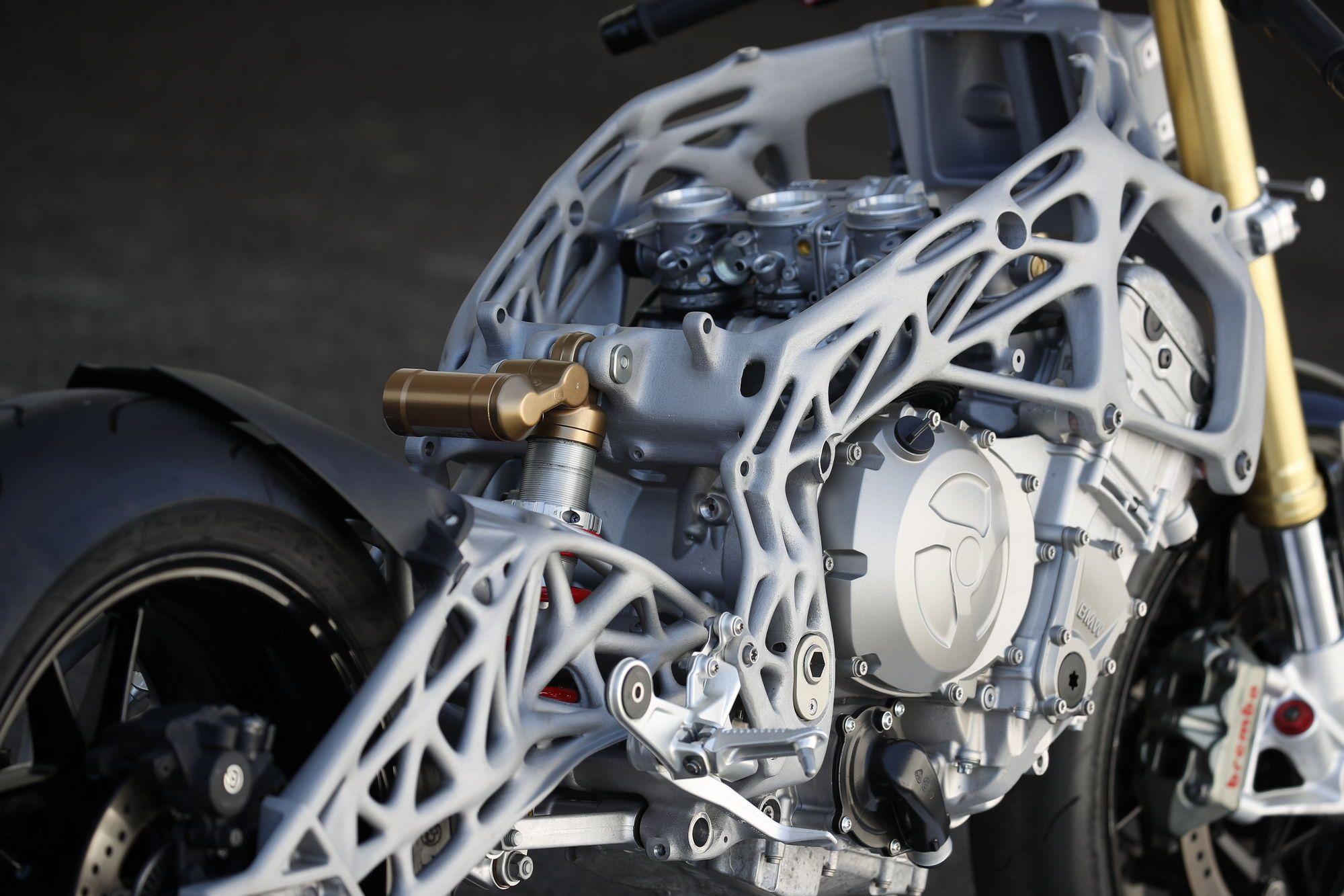 Nu doar mașinile, ci și motocicletele vor putea fi construite cu piese printate 3D în viitor. Deocamdată vorbim de prototipuri și serii unicat sau mici