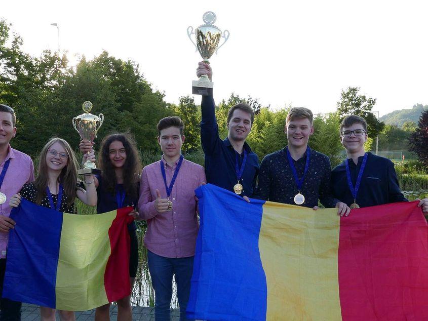 Campionii și vicecampioanele de la Europenele de Șah pe echipe. Foto: Arhiva personală