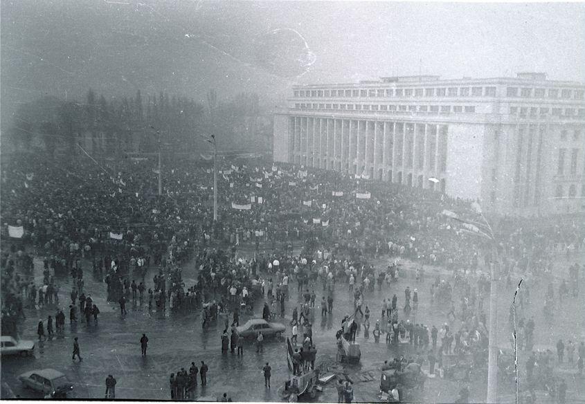Imagine de la protestele anti-FSN din iarna anului 1990. Sursa foto: wikipedia.org
