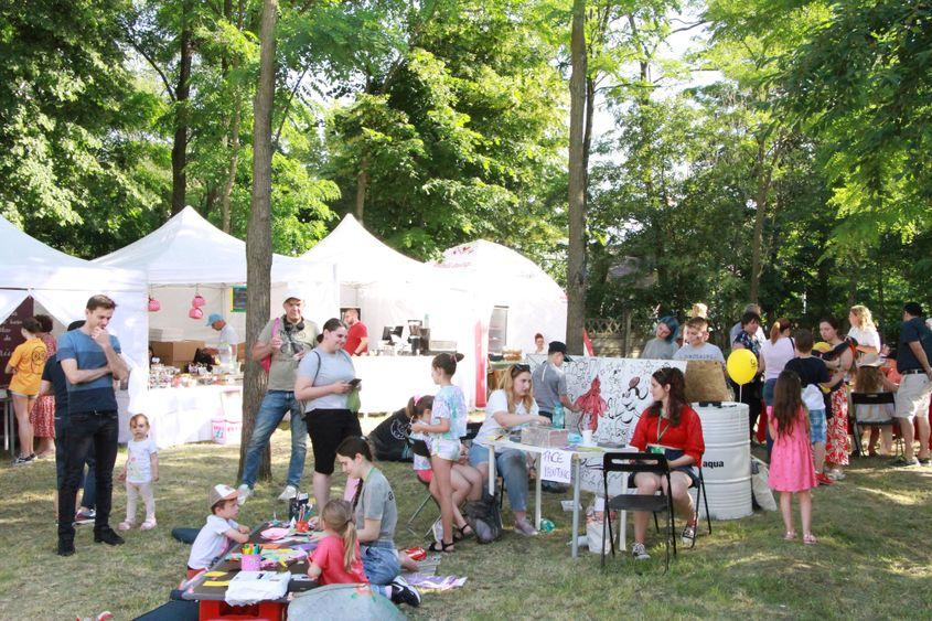 Cea de a 11 - a ediție a Șotron, Festivalul Copilăriei, are loc weekendul acesta în Iași. Foto: Facebook Șotron. Festivalul Copilăriei