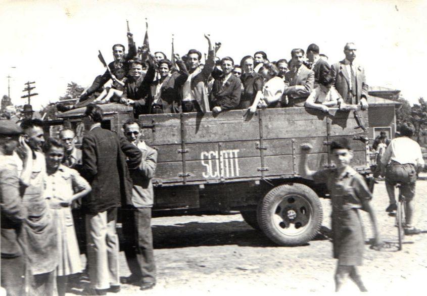 29 august 1944. Intrarea Armatei Roșii în București. Fototeca online a IICCMER (c)