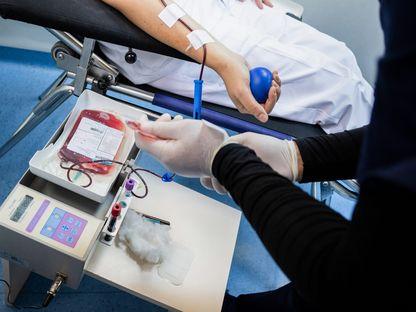 „Cum să-ți dai tu sângele bun la alți oameni?” Tinerii care încearcă să convingă românii să doneze mai mult sânge