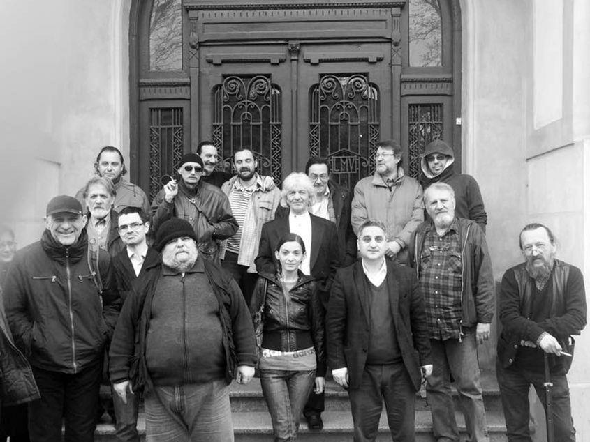 O parte dintre scriitorii care au participat la Adunarea Generală de sâmbătă, 19 martie. Foto: Pagina de Facebook a lui Dan Mircea Cipariu