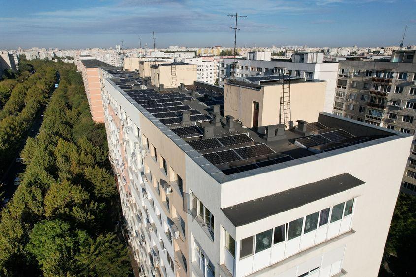 Around 100,000 apartment blocks in Romania could produce green energy by installing photovoltaic panels on their roofs. Photo: Ioana Podaru, president of an owners' association in Sector 3, Bucharest
