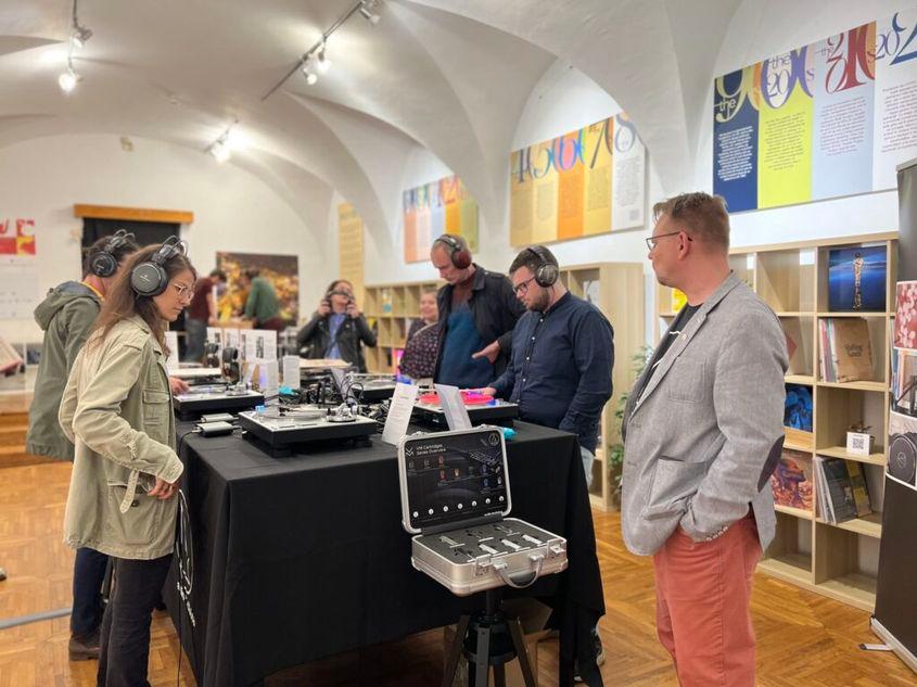 Music Gallery, un experiment acustic interactiv organizat în Muzeul de Artă din Cluj-Napoca în iunie 2023. Foto: Music Gallery