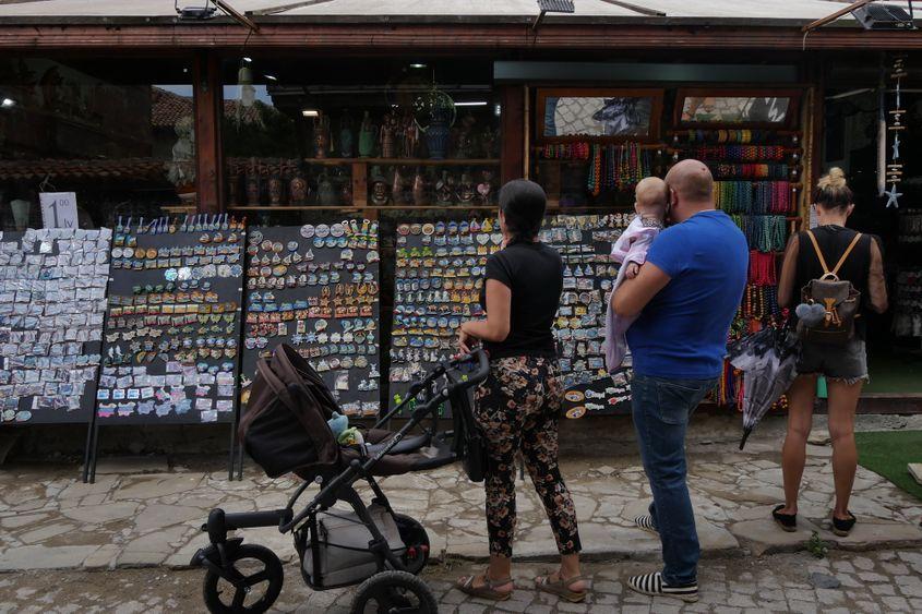 De ce aleg multe familii din România să aibă cel mult un copil? Foto: Lucian Muntean