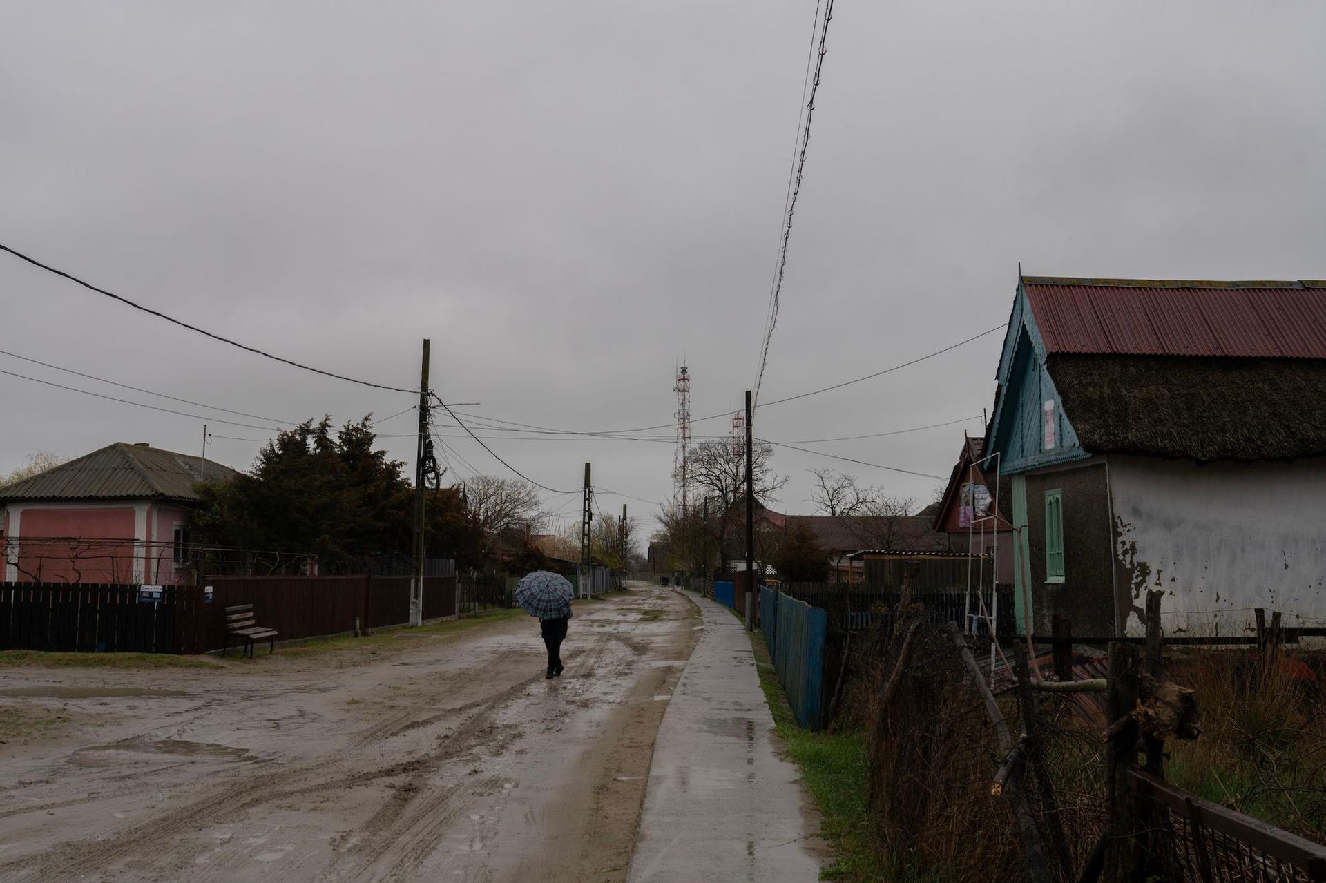 Strada I din Sfântu Gheorghe, comună din județul Tulcea cu o populație de aproximativ 600 de locuitori. Foto: Andreea Câmpeanu