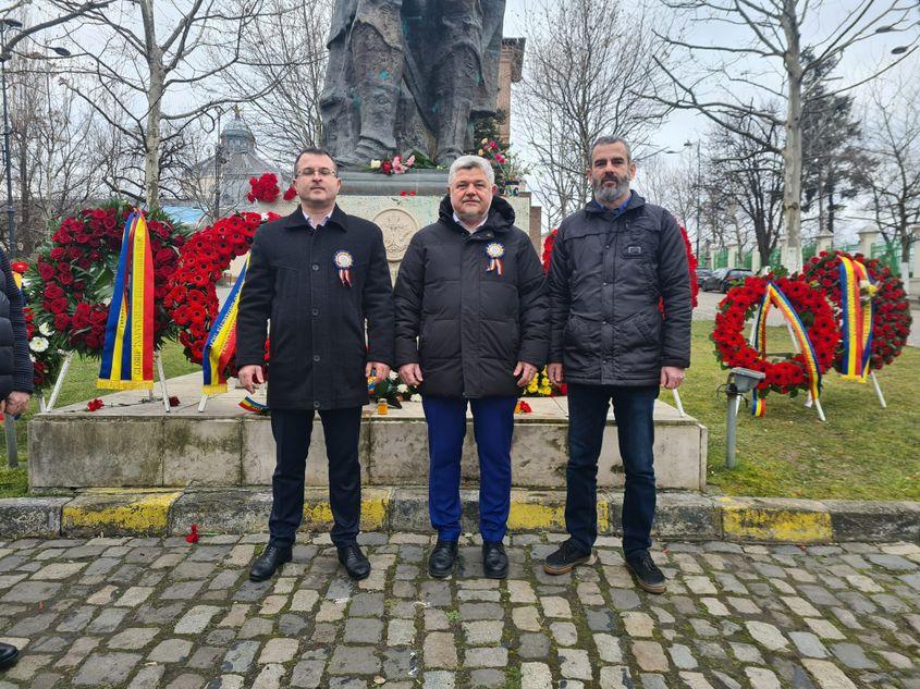 De la stânga la dreapta: Cosmin Vătafu, Ninel Peia și Emil Călin. Sursa: Facebook/Cosmin Vătafu