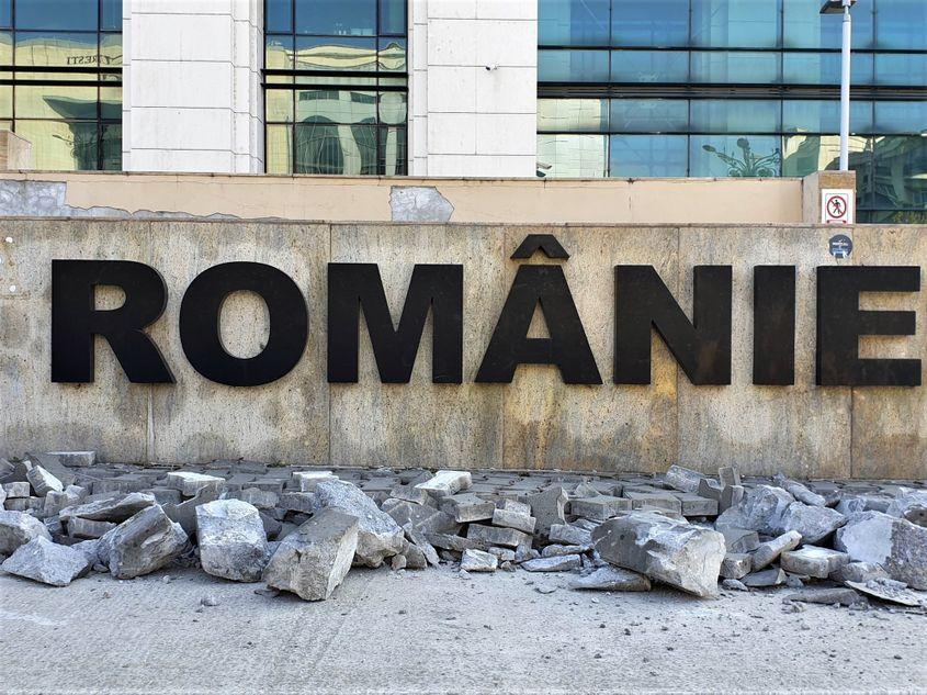 România se reconstruiește pe baze șubrede. Foto: Lucian Muntean