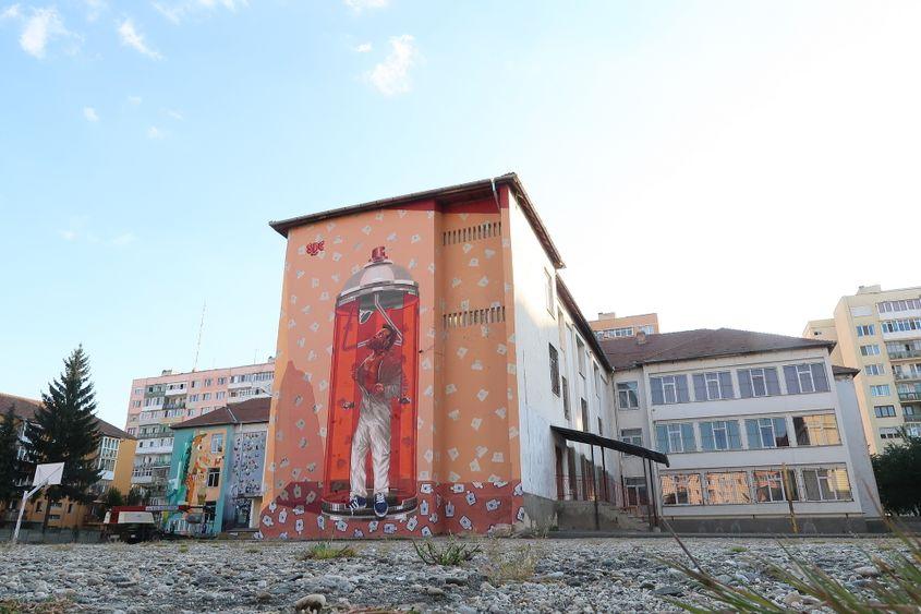 Mural realizat la Sibiu, în 2016, de Recis împreună cu artiștii Lost Optics, Radu Pandele și Cage. Foto: Arhiva personală