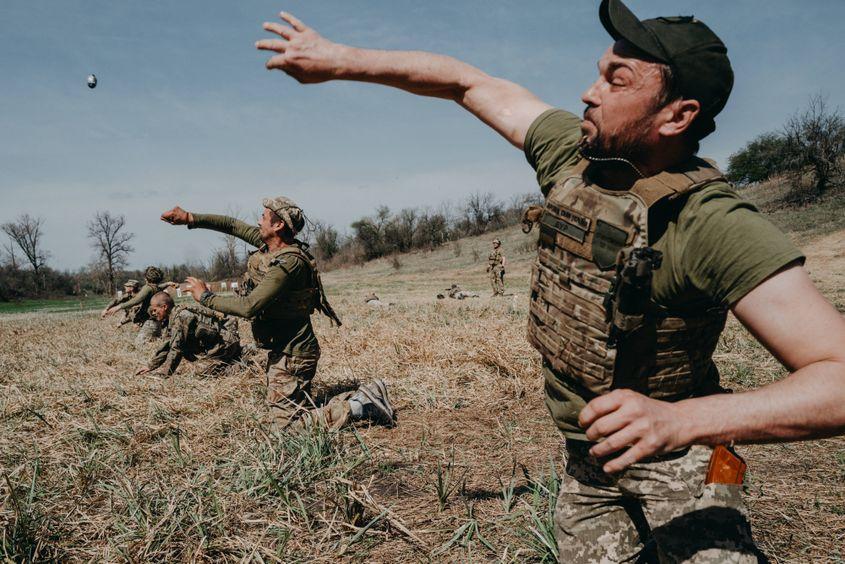 Training of the second Ukrainian international legion in the Donetsk region. Photo: 444.hu / Wojciech Grzedzinski / Anadolu