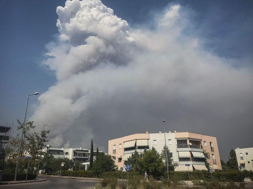 Incendiile devastatoare din Europa sunt o consecință a încălzirii globale. Atena, august 2021. Foto: Ioana Epure