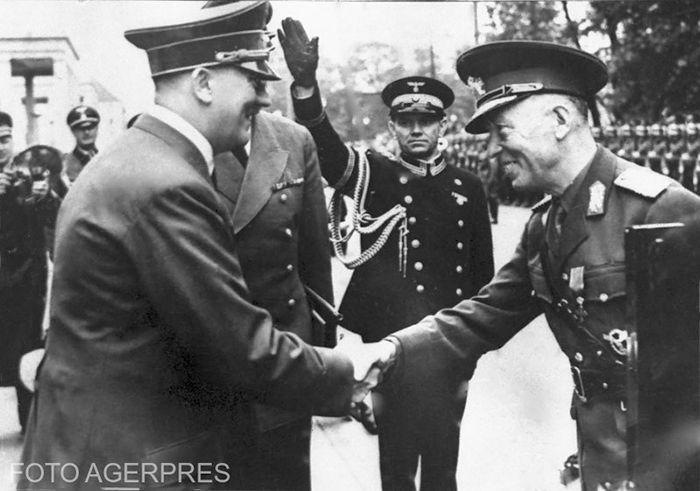 Maresalul Ion Antonescu îl întâlnește pe Adolf Hitler. FOTO: agerpres.ro via rador.ro