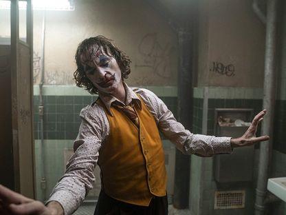 Cioc, cioc! Cine-i acolo? Doar „Joker”