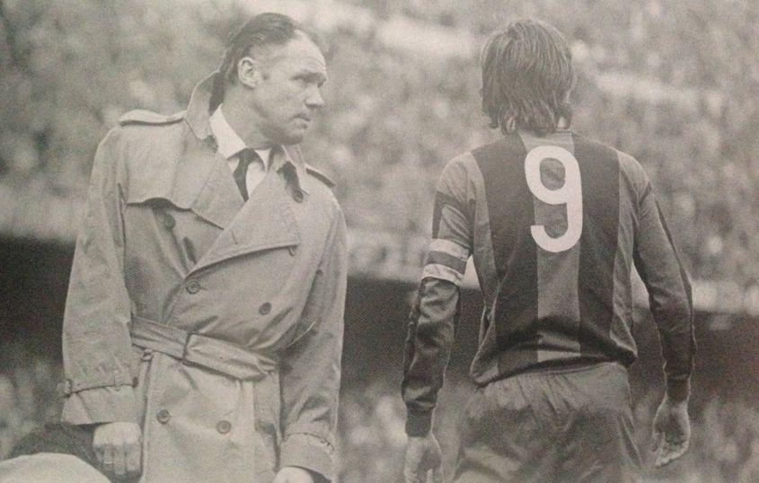 Johan Cruyff alături de Rinus Michels, care i-a fost antrenor atât la Ajax, cât şi la Barcelona.