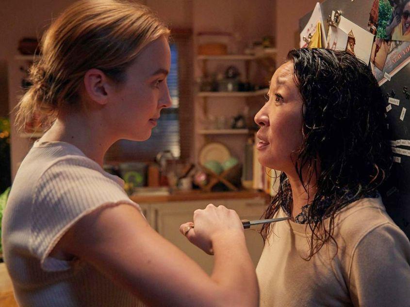 Jodie Comer (în stânga) și Sandra Oh, după o cină ca de la asasin la detectiv.