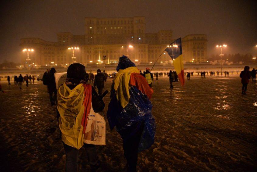 În ultimii zece ani România a crescut economic, dar a  trecut și prin proteste de stradă și atacuri asupra democrației. Foto: Lucian Muntean