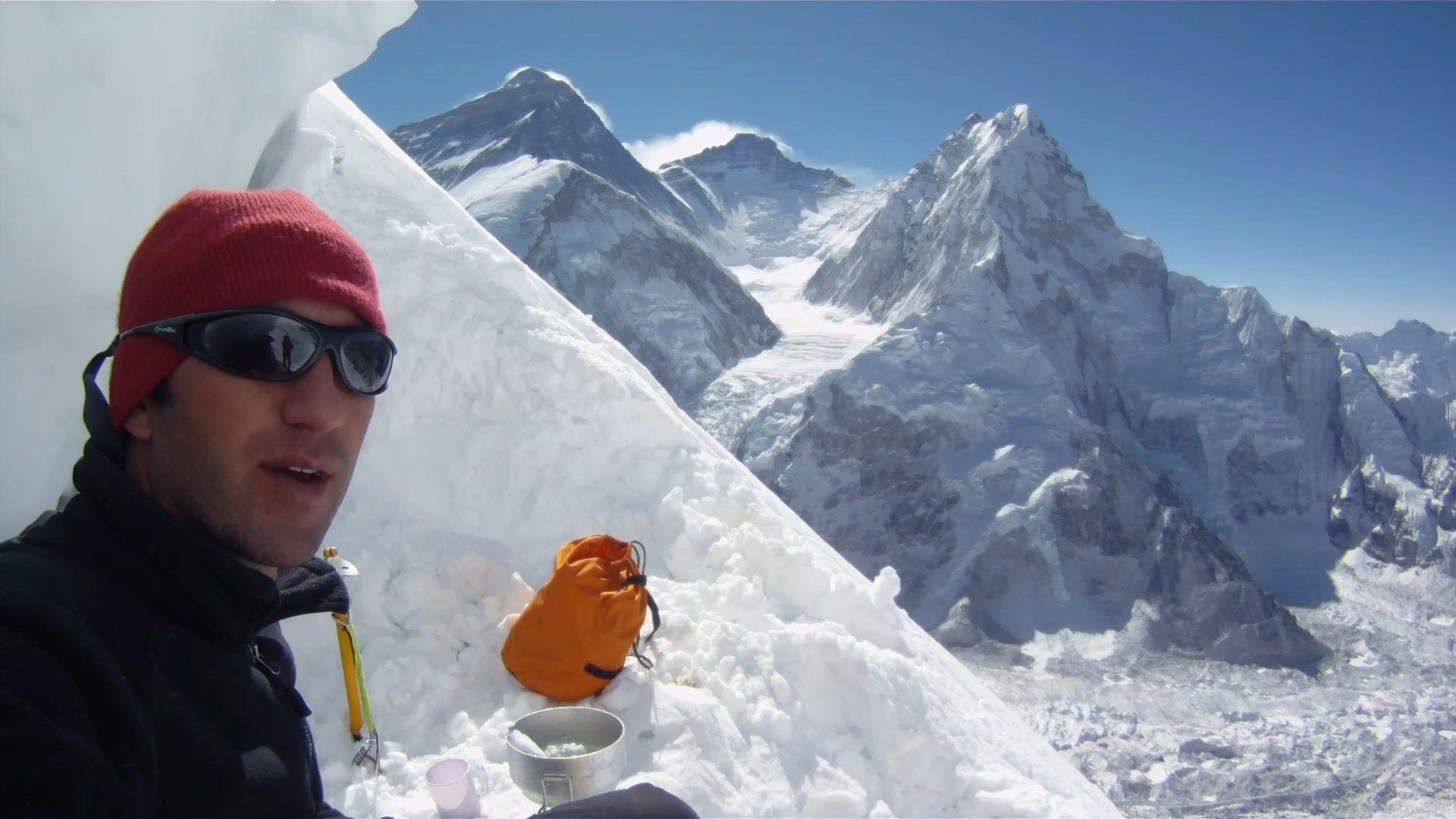 Pe Everest. Captură din filmul "Superhombre", un documentar despre Horia Colibășanu