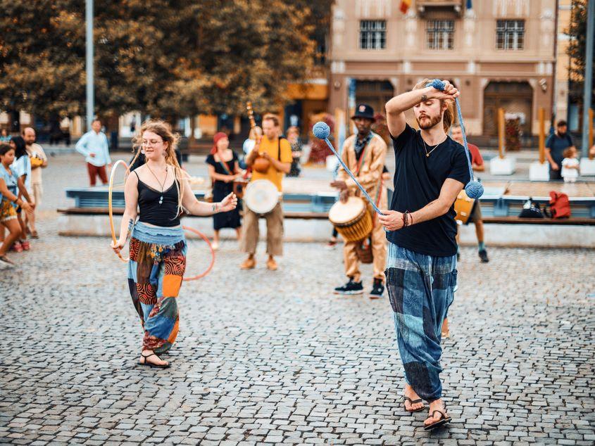 În Parcul Feroviarilor din Cluj-Napoca are loc primul festival de circ contemporan din România. Foto: Facebook/Circus Fairies