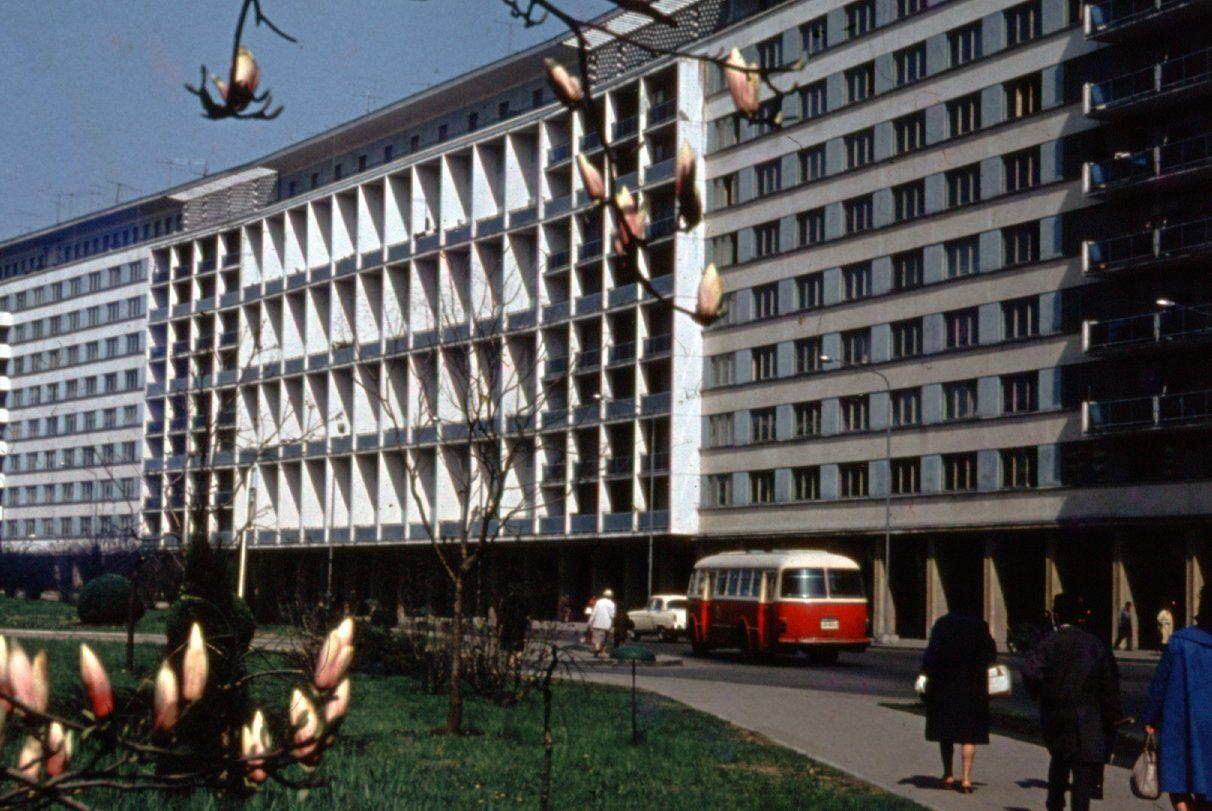 Ansamblul Sălii Palatului, așa cum arăta în 1959. Foto: <a target="_blank" href="https://arhiva.uniuneaarhitectilor.ro/a-664/ansamblul-salii-palatului-locuinte" target="_blank" rel="noreferrer noopener">Arhiva Uniunii Arhitecților</a>