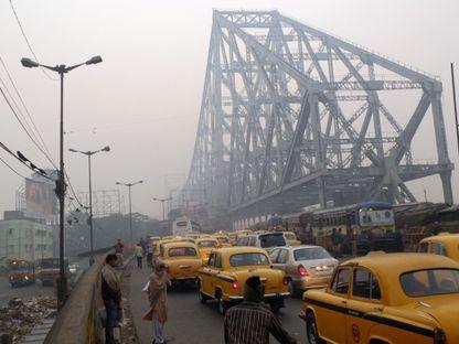 Howrah Bridge, Kolkata, India. Cum te poți îndrăgosti de un pod?