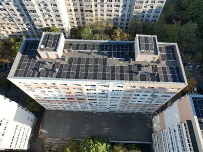 Green Energy on Apartment Blocks: Harnessing Electricity and Heat from Romania's Communist-Era Building Terraces