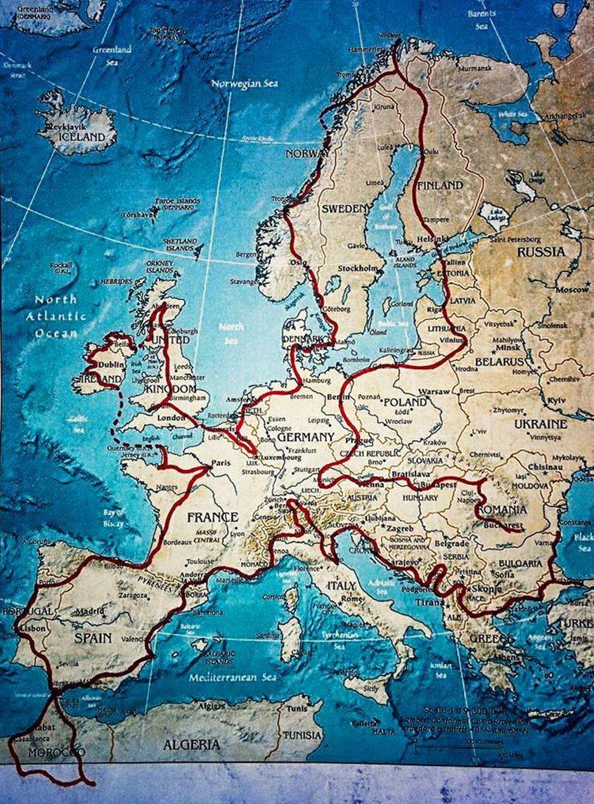 Linia roșie este traseul celor trei: 41 de țări de pe două continente.