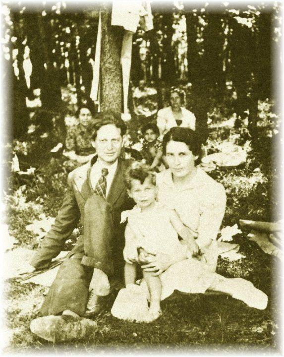 Soţii Wurmbrand şi fiul lor, Mihai. Sursa foto: Pagina de Facebook „Richard & Sabina Wurmbrand”