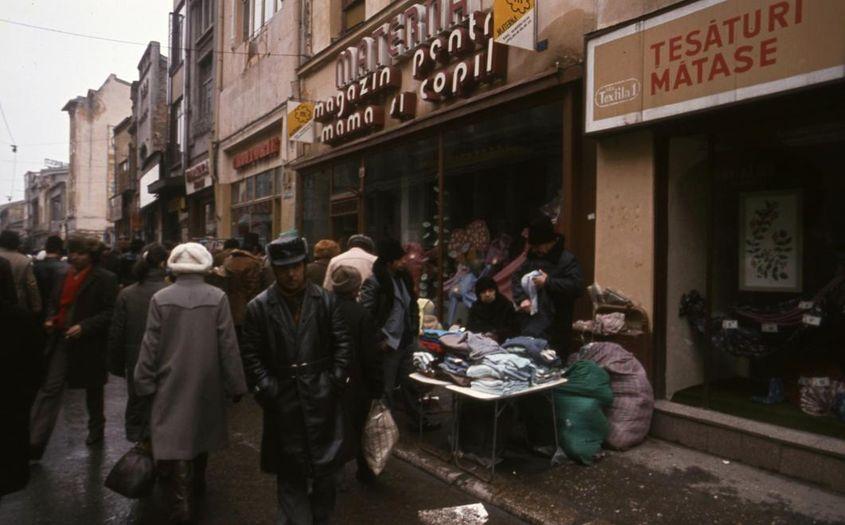 Lipscani, București, 1986. Foto: Arhiva Fortepan.hu