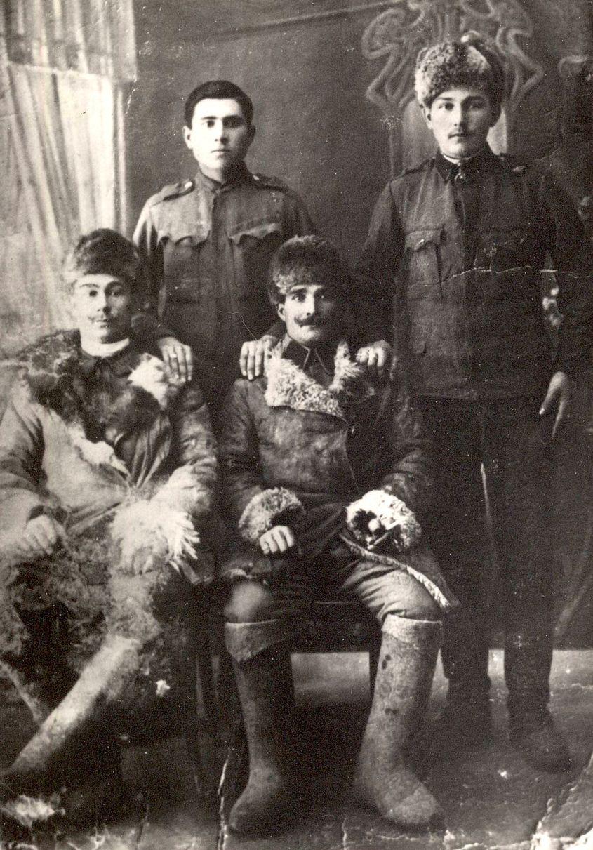 Grup de comuniști români, care au participat la Revoluția din octombrie 1917. Sursa: Fototeca online a comunismului românesc.