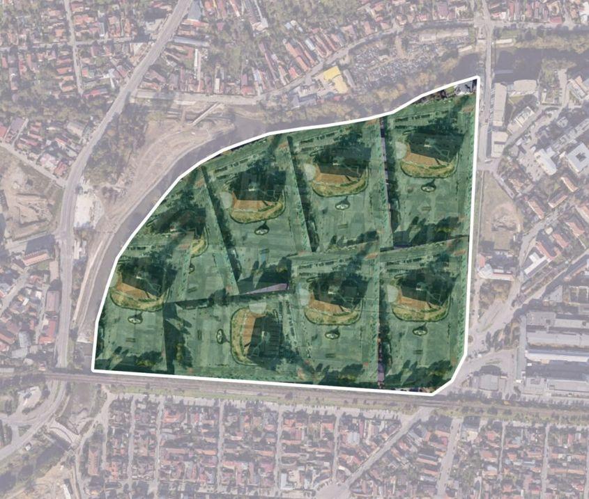 Folosind Google Maps am suprapus la scară Piața Unirii, în suprafață de circa 16.500 mp, peste perimetrul actual al Carbochimului, care are 140.000 mp. Montaj: Bianca Felseghi