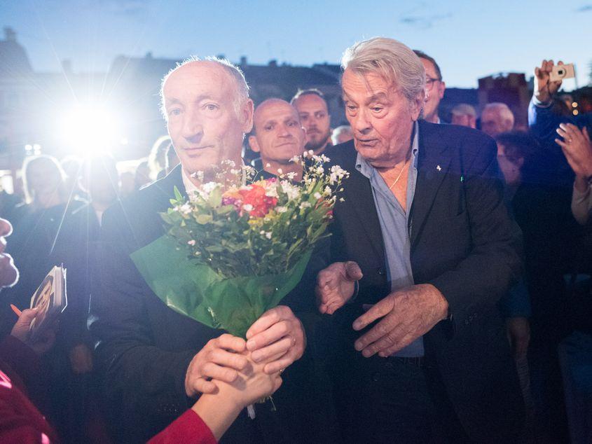 Sosirea lui Alain Delon în Piaţa Unirii din Cluj. Foto: Raul Ștef