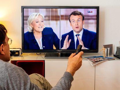 Victoria extremiștilor din Franța. De ce se joacă Macron cu focul?