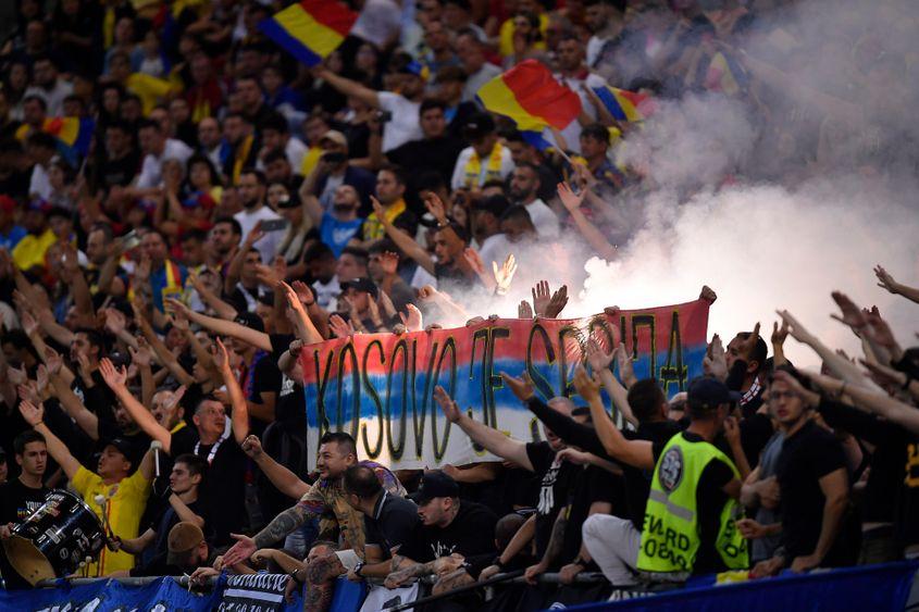 Grupul de ultrași care a pornit scandalul de la meciul de fotbla dintre Romania si Kosovo, din preliminariile campionatului European 2024. Foto: Inquam Photos / Alex nicodim