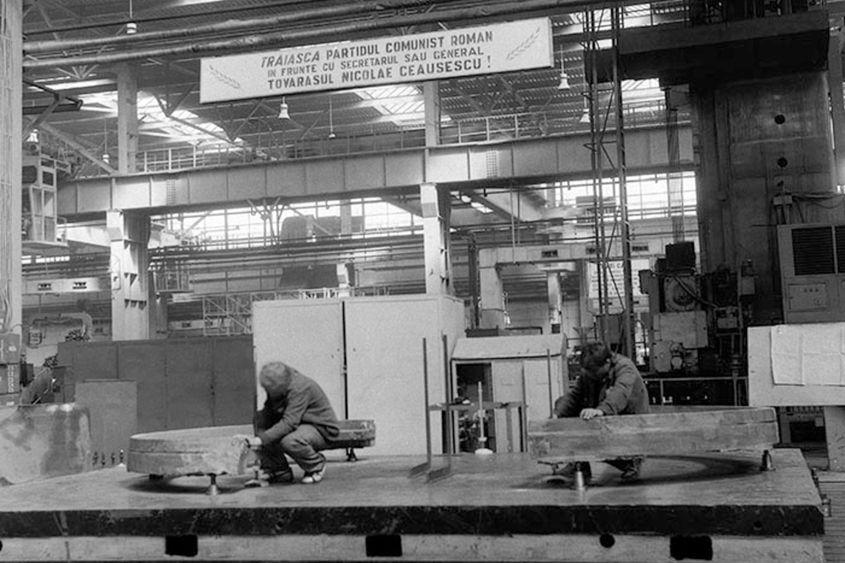 Imagine dintr-o fabrică în 1987. Sursa: Arhiva Minerva